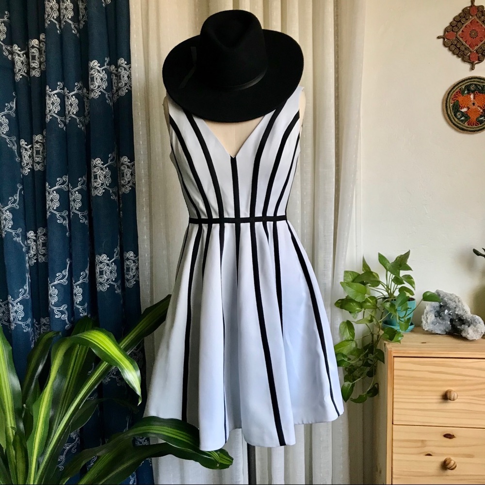Halston Heritage - White/Black Cocktail Dress - 0